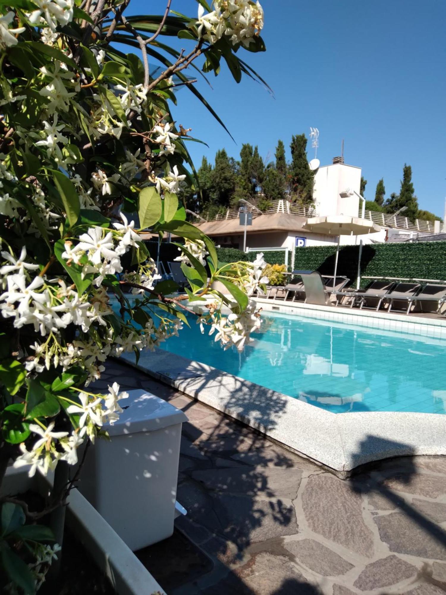 Hotel Poker Riccione Exterior photo